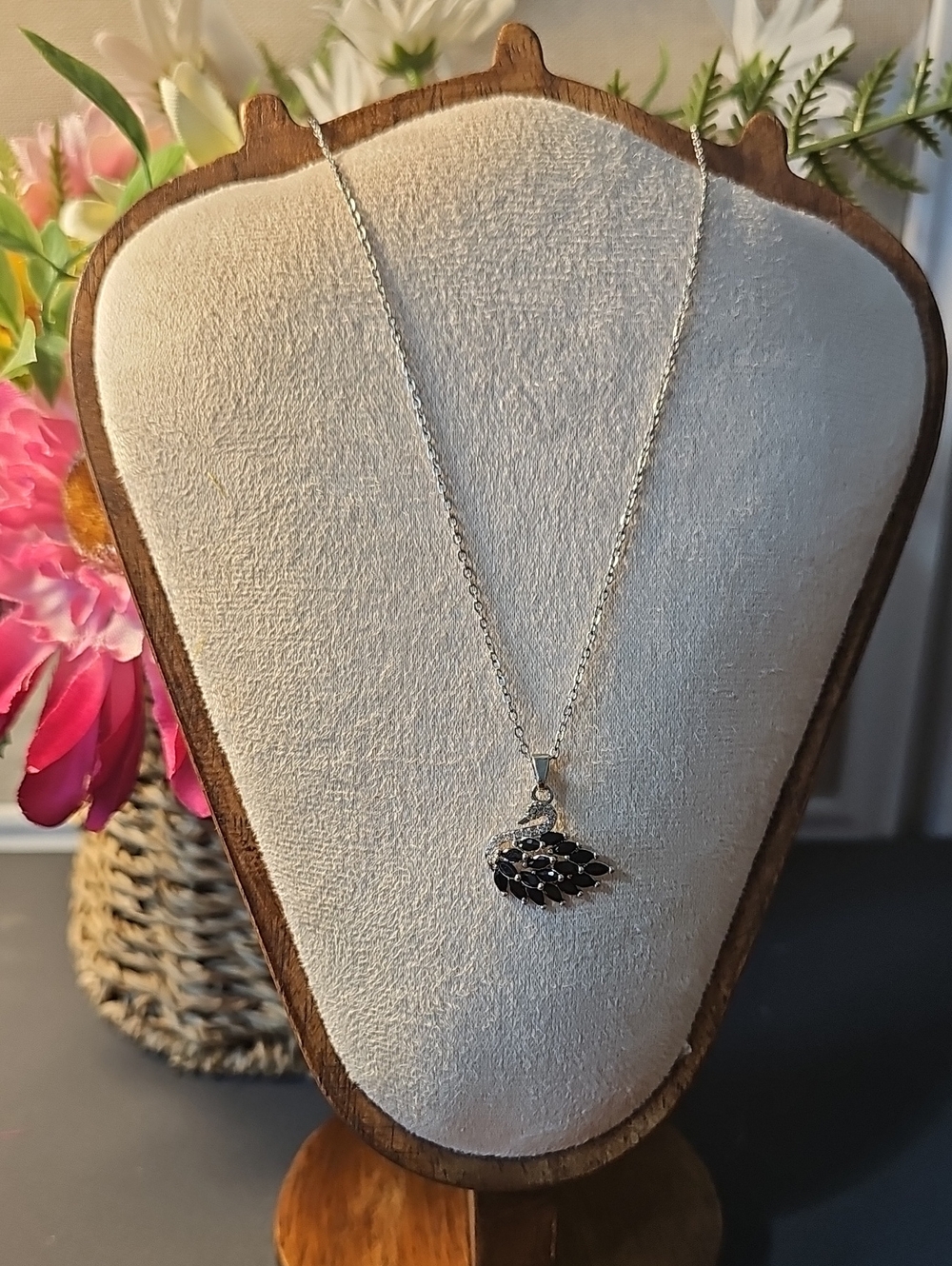 Sassified Boutique Nwt  Black Crystal Teardrop Pendant Necklace - Women Jewelry